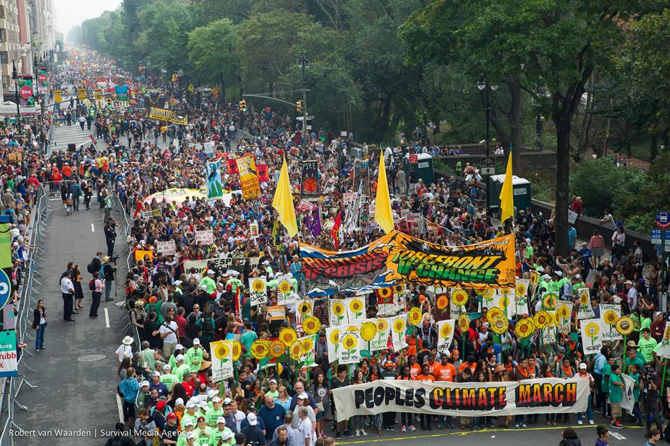 ニューヨークでのClimate March の様子。約40万人が参加しました。
