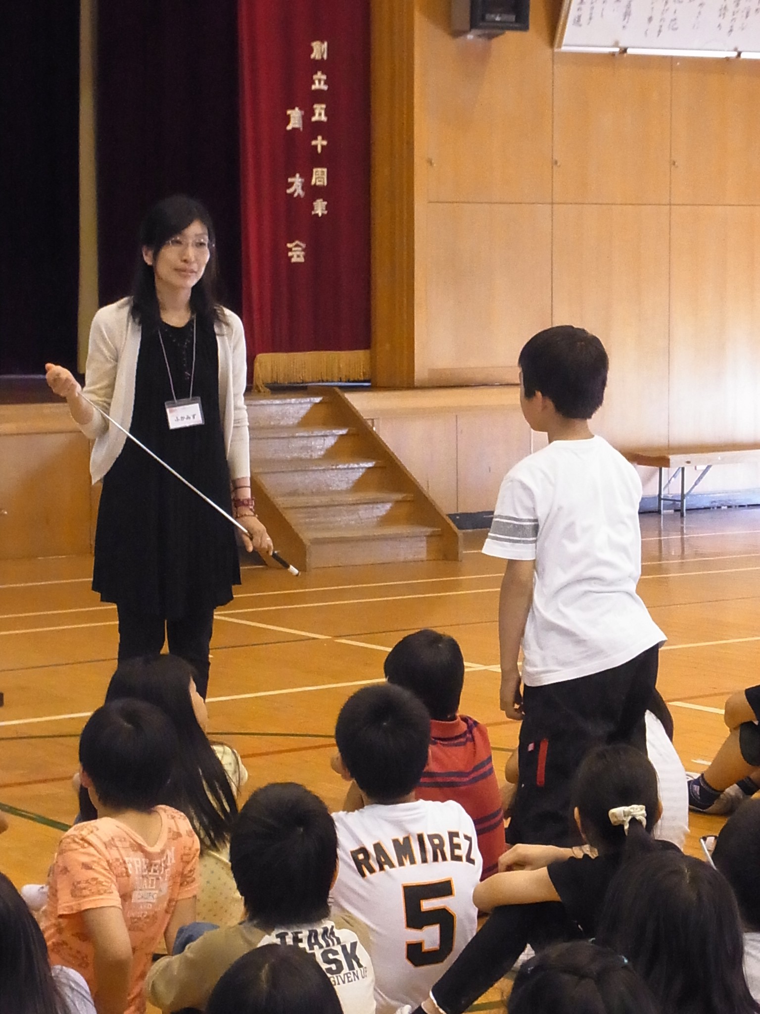 温暖化防止教育「こどもエコライフチャレンジ」学習会のおわりに感想をシェアするこども